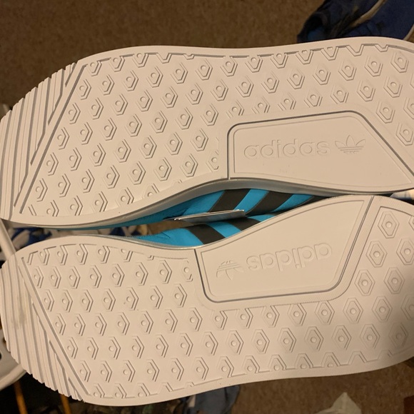Adidas xplr. Rare white bottom on cyan. - Picture 3 of 4